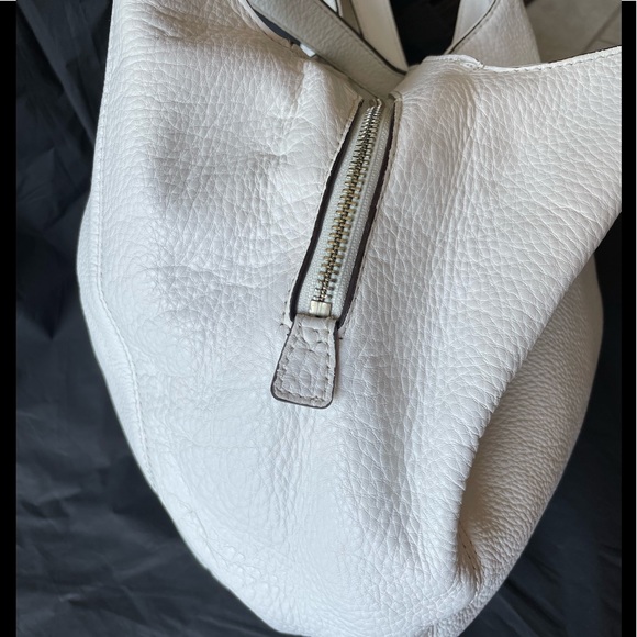 Michael Kors White Leather Bag - Picture 6 of 9